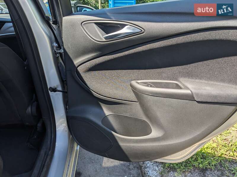 Универсал Opel Astra 2018 в Киеве фото 15 Универсал Opel Astra 2018 в Киеве