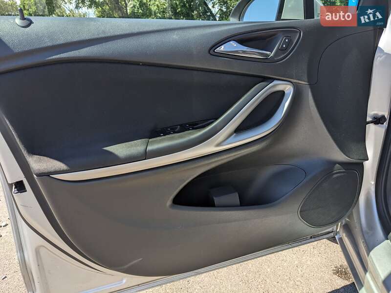 Универсал Opel Astra 2018 в Киеве фото 20 Универсал Opel Astra 2018 в Киеве
