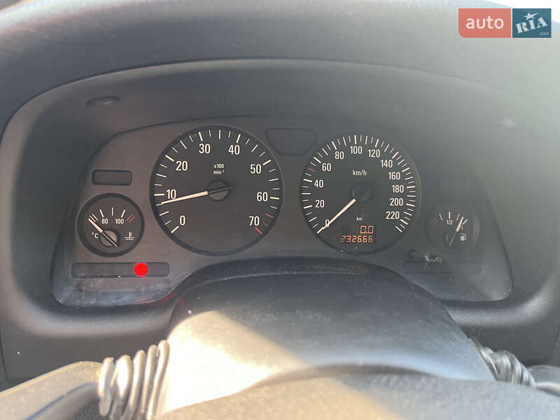 Седан Opel Astra 2003 в Києві