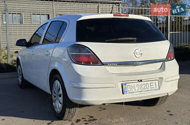 Хэтчбек Opel Astra 2013 в 