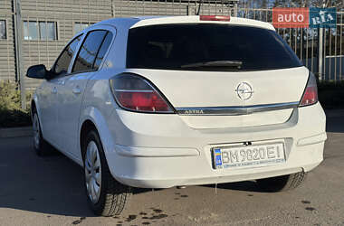 Хэтчбек Opel Astra 2013 в 