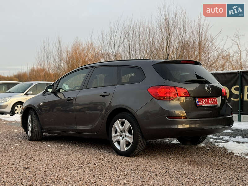 Универсал Opel Astra 2012 в Дрогобыче