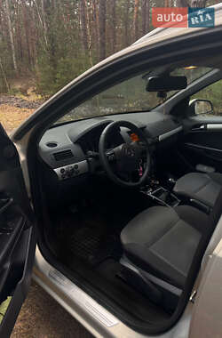 Универсал Opel Astra 2010 в 
