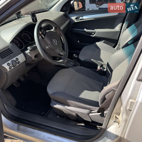 Универсал Opel Astra 2010 в Одессе