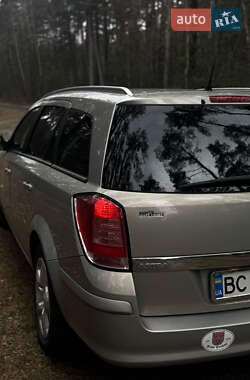 Универсал Opel Astra 2010 в 