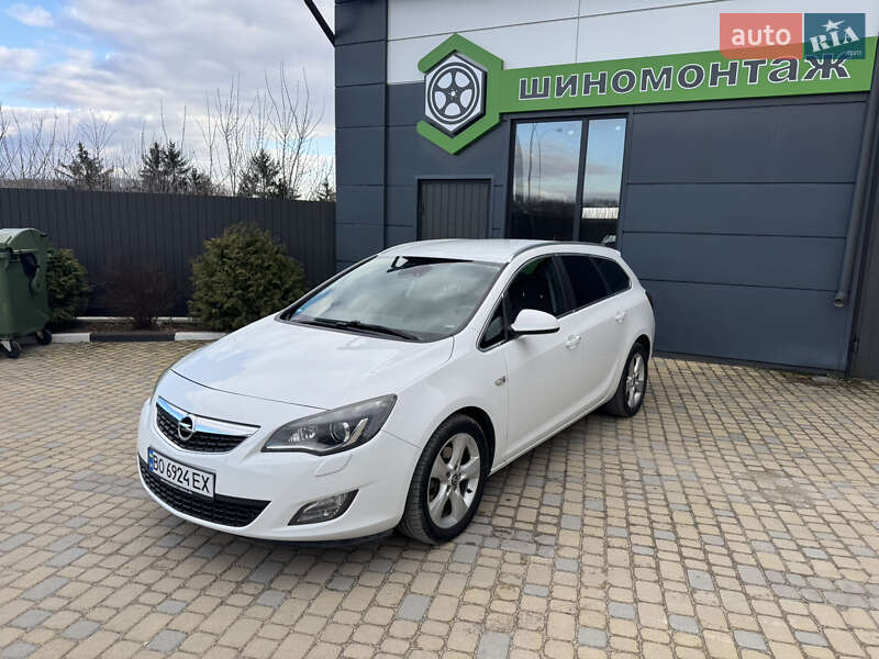 Opel Astra 2012