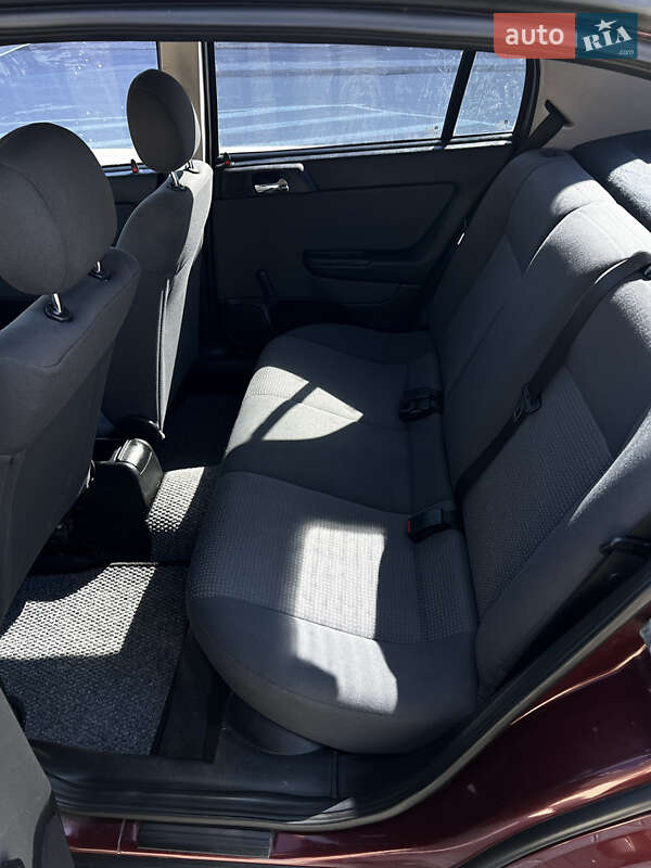 Седан Opel Astra 2006 в Тернополі