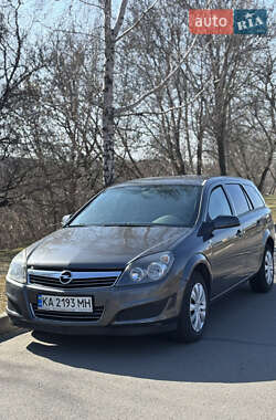 Универсал Opel Astra 2011 в 