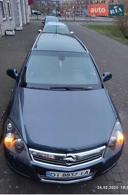 Универсал Opel Astra 2011 в 