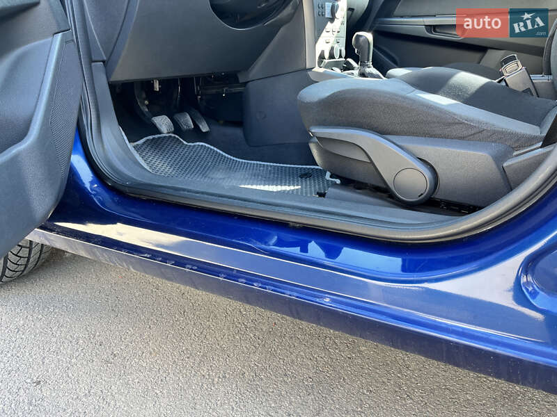 Хэтчбек Opel Astra 2004 в Вишневом