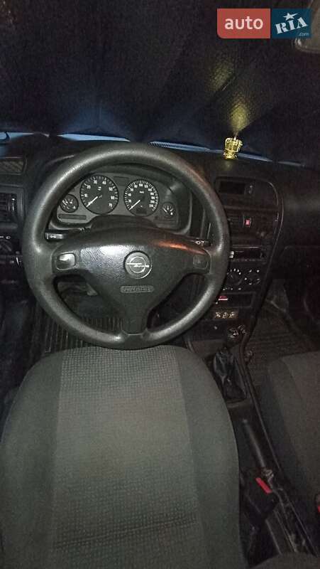 Седан Opel Astra 2008 в Ивано-Франковске