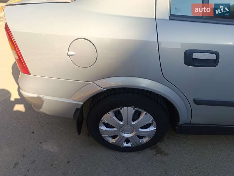 Седан Opel Astra 2007 в Хмельницком