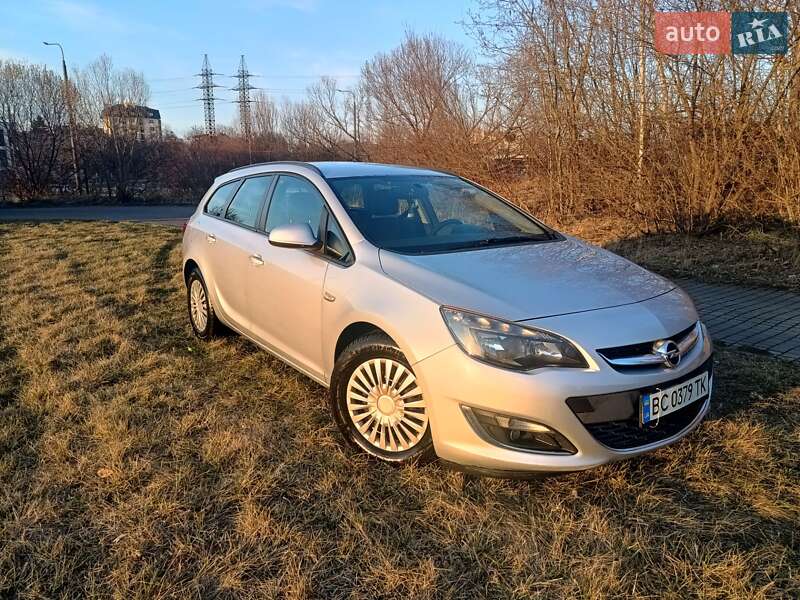 Универсал Opel Astra 2013 в 