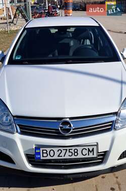Хэтчбек Opel Astra 2009 в 