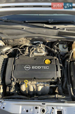 Хэтчбек Opel Astra 2008 в 