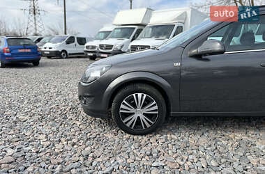 Универсал Opel Astra 2010 в 