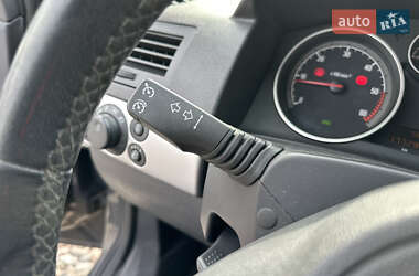 Универсал Opel Astra 2010 в 
