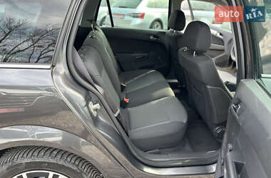 Универсал Opel Astra 2010 в 