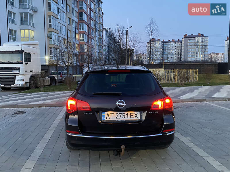 Универсал Opel Astra 2014 в Ивано-Франковске