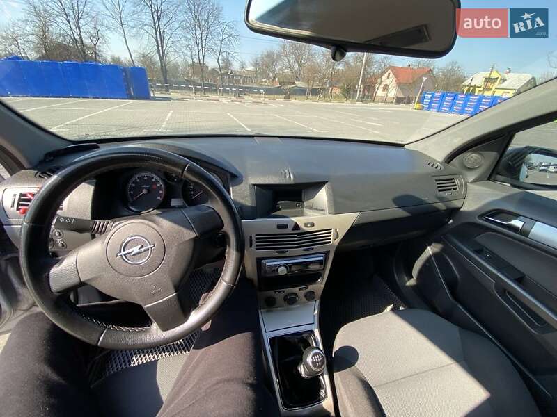 Хетчбек Opel Astra 2007 в Коломиї