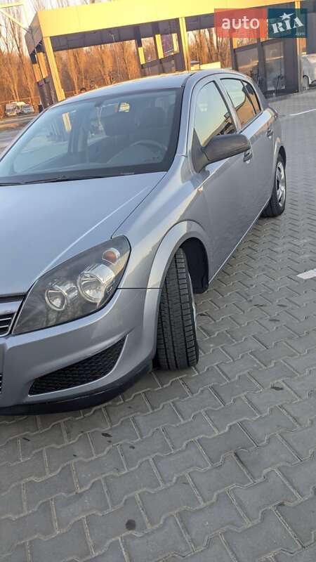 Хэтчбек Opel Astra 2010 в Виннице