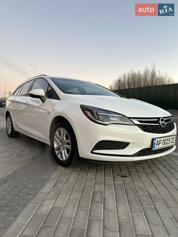 Универсал Opel Astra 2016 в Киеве