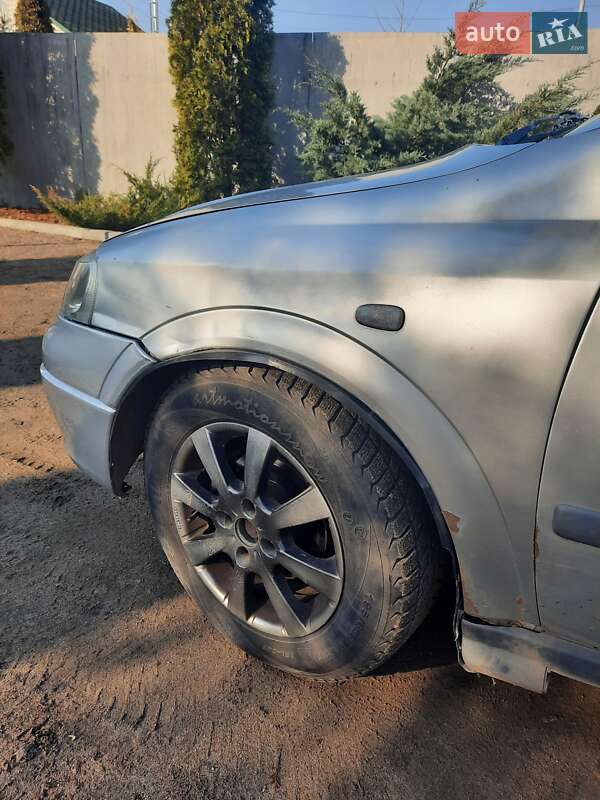 Седан Opel Astra 2005 в Сумах