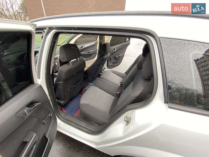 Універсал Opel Astra 2005 в Чернігові