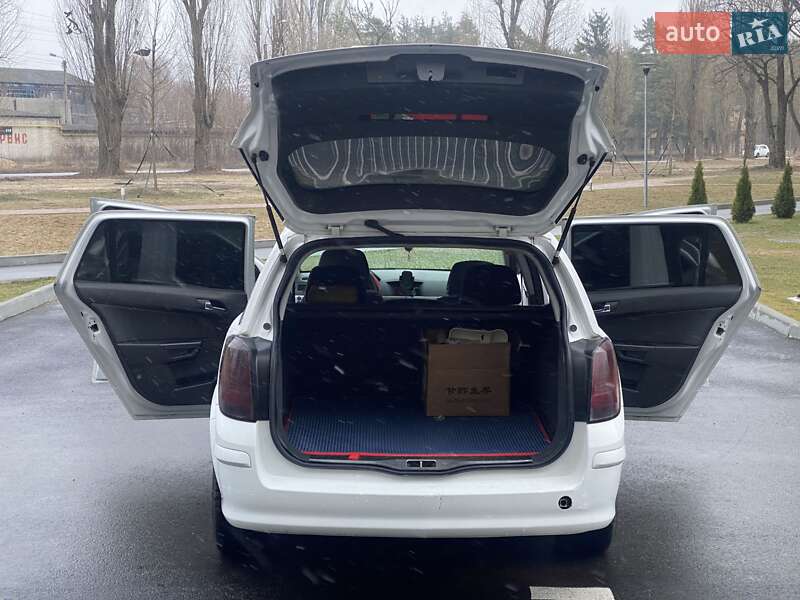 Універсал Opel Astra 2005 в Чернігові