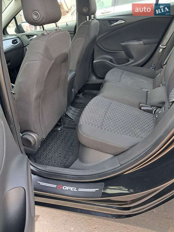 Универсал Opel Astra 2016 в Николаеве