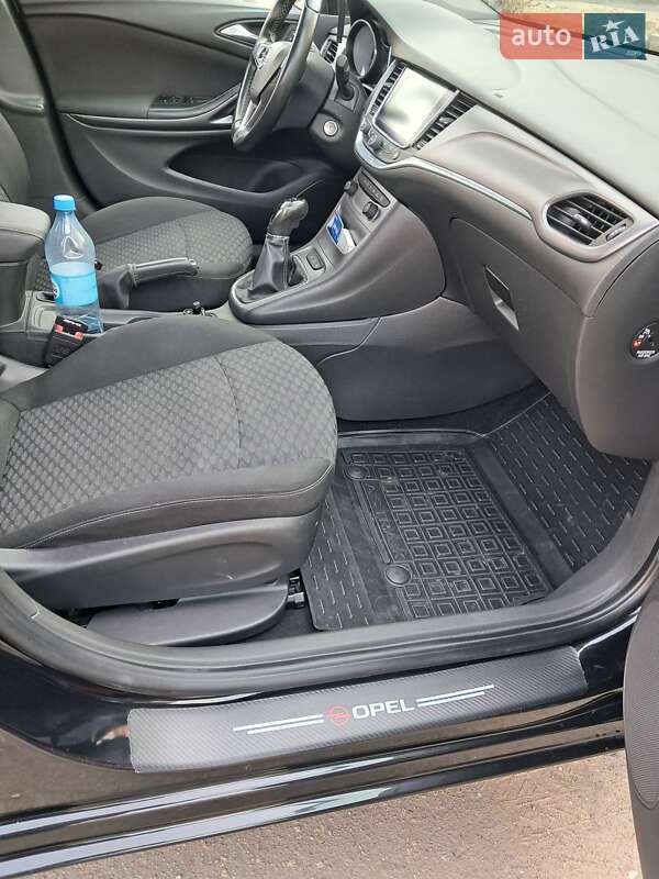 Универсал Opel Astra 2016 в Николаеве
