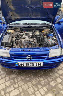Хетчбек Opel Astra 1993 в Татарбунарах
