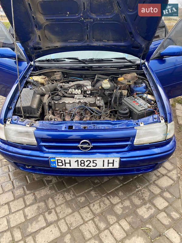 Хэтчбек Opel Astra 1993 в Татарбунарах фото 7 Хэтчбек Opel Astra 1993 в Татарбунарах