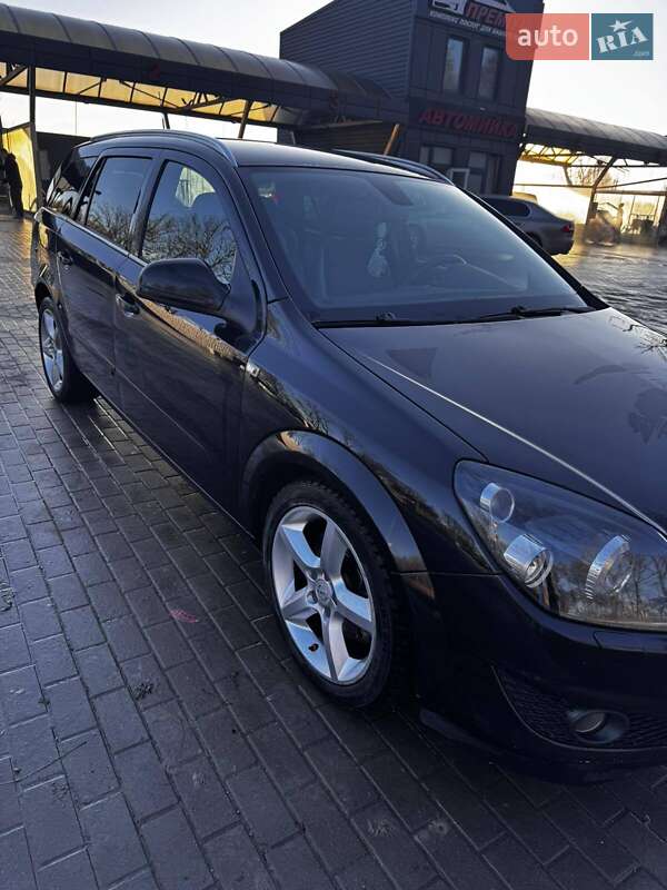 Универсал Opel Astra 2010 в Тернополе