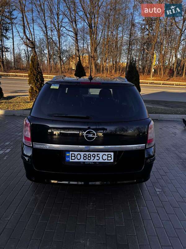 Универсал Opel Astra 2010 в Тернополе