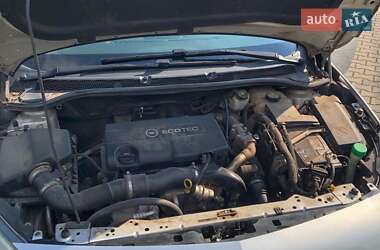 Универсал Opel Astra 2012 в 