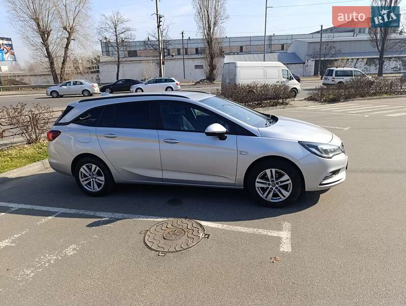 Универсал Opel Astra 2016 в 