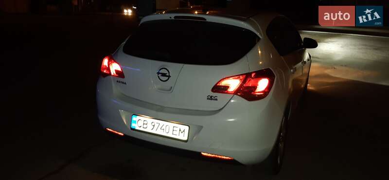Хэтчбек Opel Astra 2011 в Нежине
