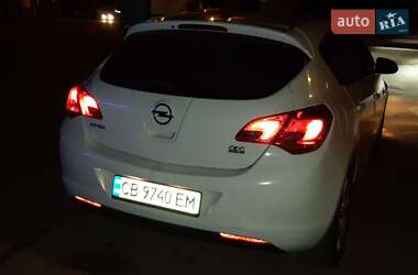 Хэтчбек Opel Astra 2011 в 