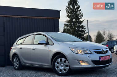 Универсал Opel Astra 2010 в 
