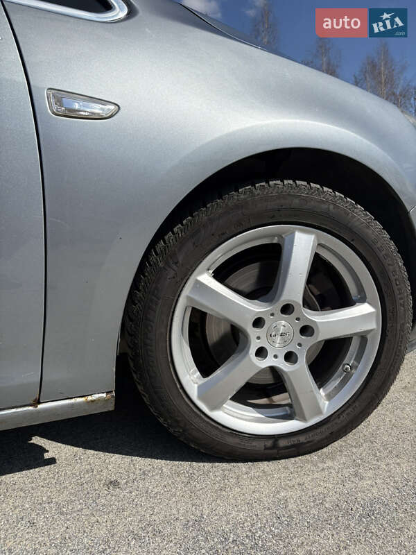 Универсал Opel Astra 2011 в Славуте