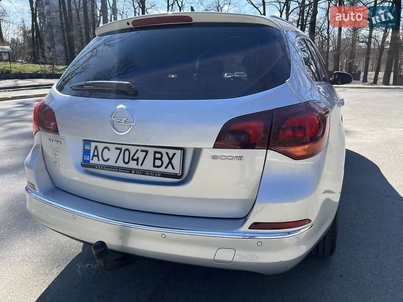 Універсал Opel Astra 2015 в Ірпені