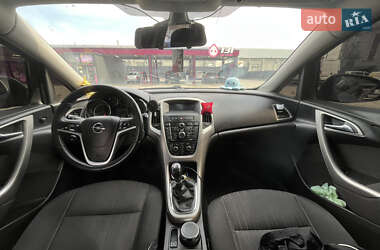 Универсал Opel Astra 2011 в 