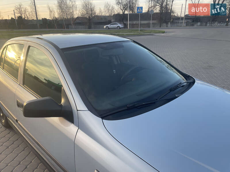 Седан Opel Astra 2005 в Новомосковську