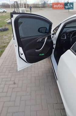Універсал Opel Astra 2011 в 
