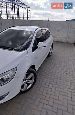 Універсал Opel Astra 2011 в 