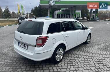 Универсал Opel Astra 2012 в 
