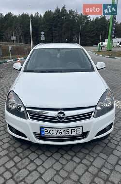 Универсал Opel Astra 2012 в 