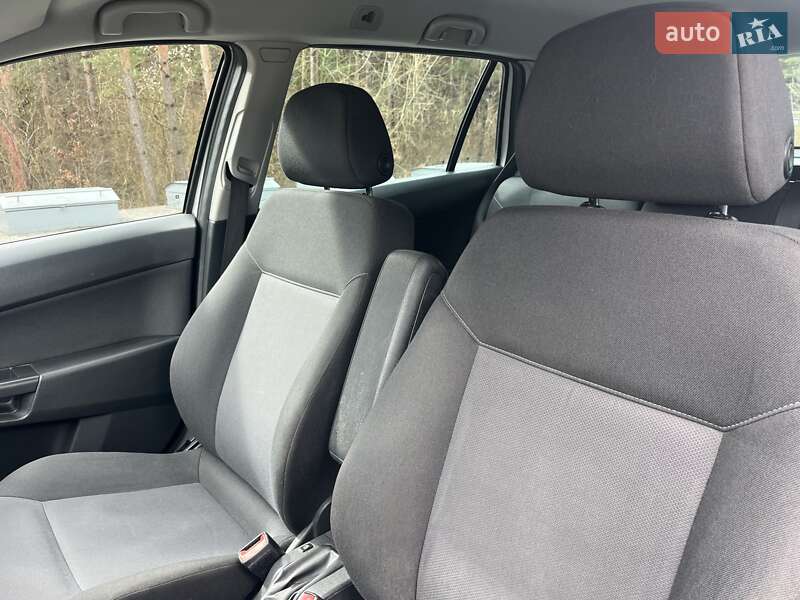 Універсал Opel Astra 2012 в Бродах