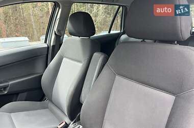 Универсал Opel Astra 2012 в 